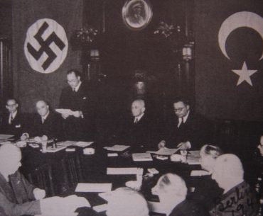Türkiye ve Almanya arasında 18 Haziran 1941 tarihinde Türk-Alman Dostluk Paktı'nın imzalandığı andan bir kare