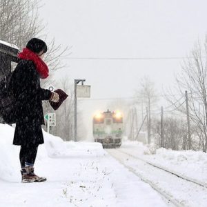 japonya-tren-istasyonu-ogrenci