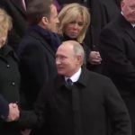 Putin'in Macron ve Merkel'i Görmezden Gelip Trump'la El Sıkıştığı Ana Ait Sanılan Video putin-trump-el-sikisma