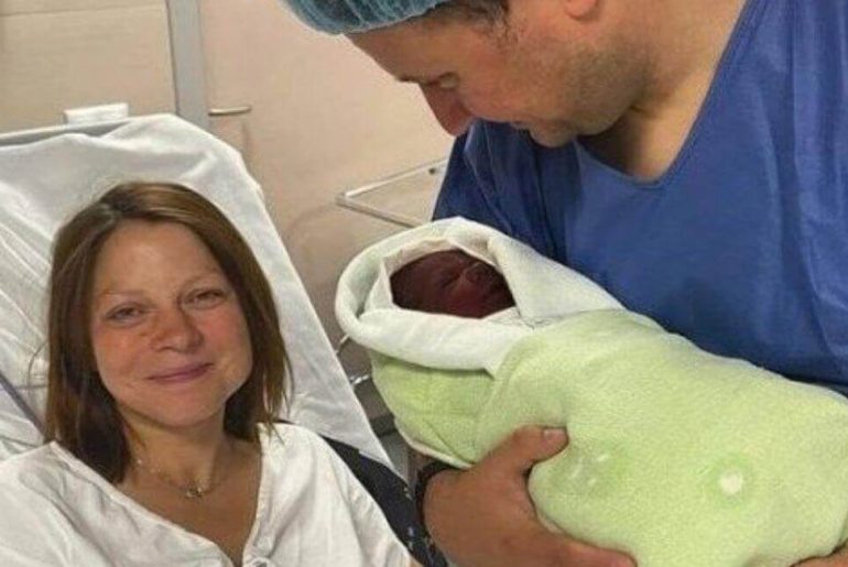 zenci-bebek-doguran-fotomontaj