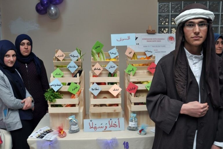 arapca-yazili-manav-tezgahi