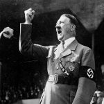Hitler'in İnsanları Kontrol Etmenin En İyi Yolunun Bir Seferde Özgürlüklerinden Biraz Almak Olduğunu Söylediği İddiası hitler