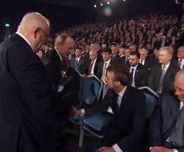putin-kral-charles-gormezden