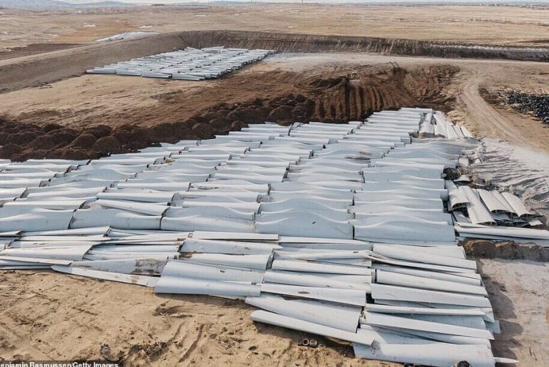 ruzgar-turbini-bicaklari-mezarligi