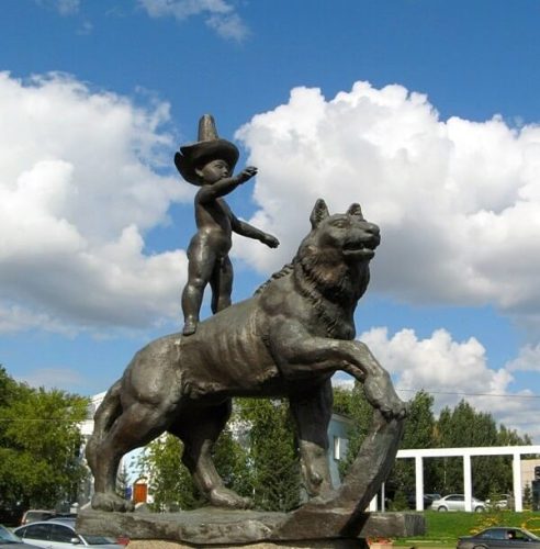 kazakistan bozkurt heykeli
