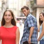 Ünlü "Dikkati Dağılmış Erkek Arkadaş" ("Distracted Boyfriend") Stok Fotoğrafı distracted-boyfriend