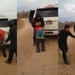 Meksika'da Polisin Suçluları Sopayla Dövüp Cezalandırdığı Görülen Video meksika-polis-sucluya-sopali-ceza