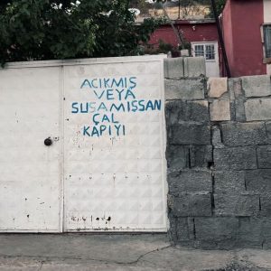 acikmis-veya-susamissan-cal-kapiyi