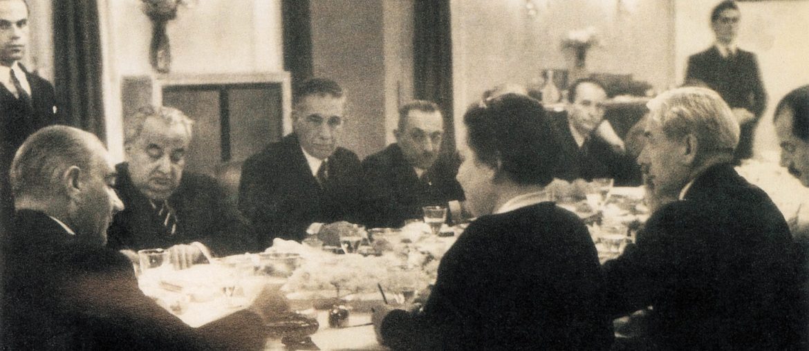 ataturk-sofra-toplanti