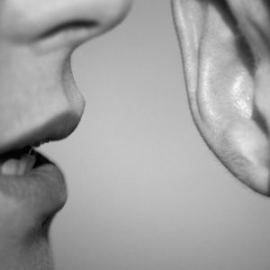 gizli-bilgi-sir-dedikodu-kulak-soylenti