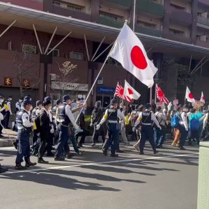 japonya-kurt-karsiti-protesto