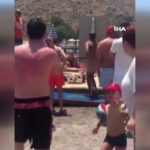 Bodrum'da Plajda Şortunu İndiren Teşhircinin Suriyeli Olduğu İddiası plajda-sortunu-cikaran