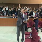Ekrem İmamoğlu'nun Mahkeme Salonunda Baş Gardiyan Tarafından Alkışlandığı İddiasıyla Paylaşılan Görüntü ekrem-imamoglu-silivri-durusma