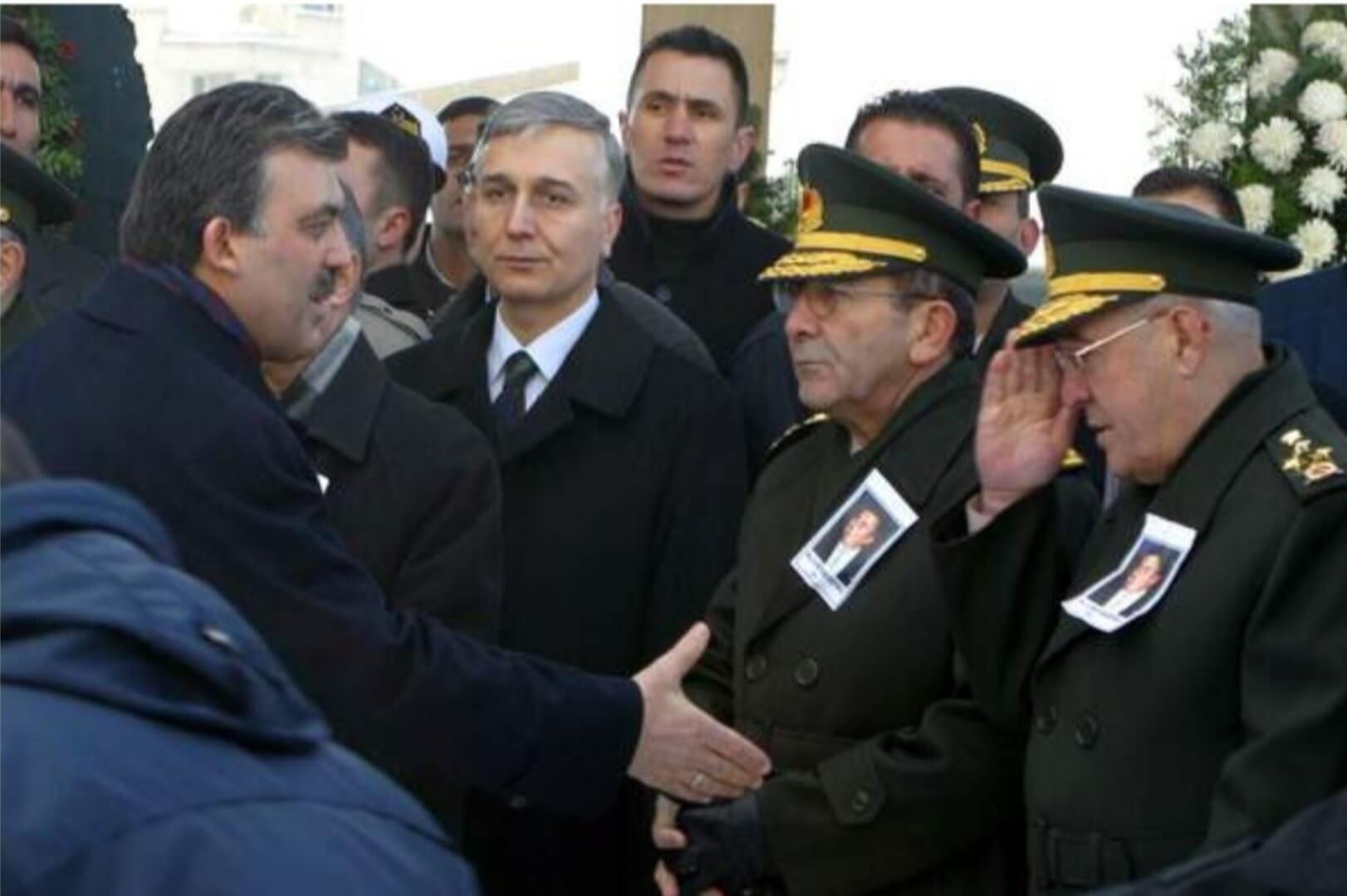 Necip Hablemitoğlu’nun Cenaze Töreninde Şener Eruygur’un Abdullah Gül’ün Elini Sıkmadığı İddiası abdullah-gul-sener-eruygur-hablemitoglu-cenazesi