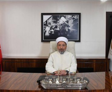 diyanet-isler-baskani-makami-ataturk-resmi