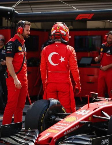 turk-bayrakli-yaris-tulumu-f1