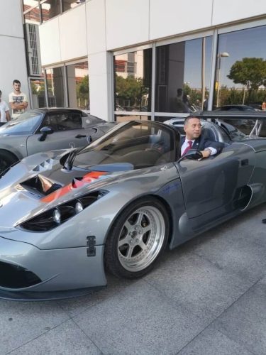 ali-mahir-basarir-araba