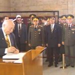 Necmettin Erbakan'ın Anıtkabir Hatıra Defterine "Aziz Atatürk Bu Millet Yaptıklarınızı Asla Unutmayacaktır" Cümlesini Yazdığı İddiası necmettin-erbakan-anitkabir-ozel-defteri