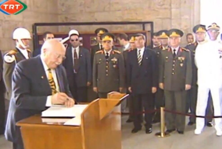 necmettin-erbakan-anitkabir-ozel-defteri