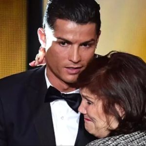 ronaldo-ve-annesi