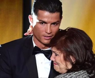 ronaldo-ve-annesi