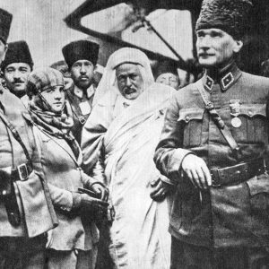 ataturk-seyh-sunusi-sanilan