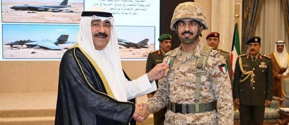 gozleri-sasi-komutan