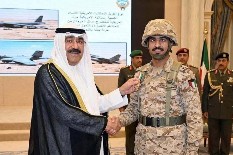 gozleri-sasi-komutan