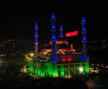 azerbaycan-uzun-mehmet-camii