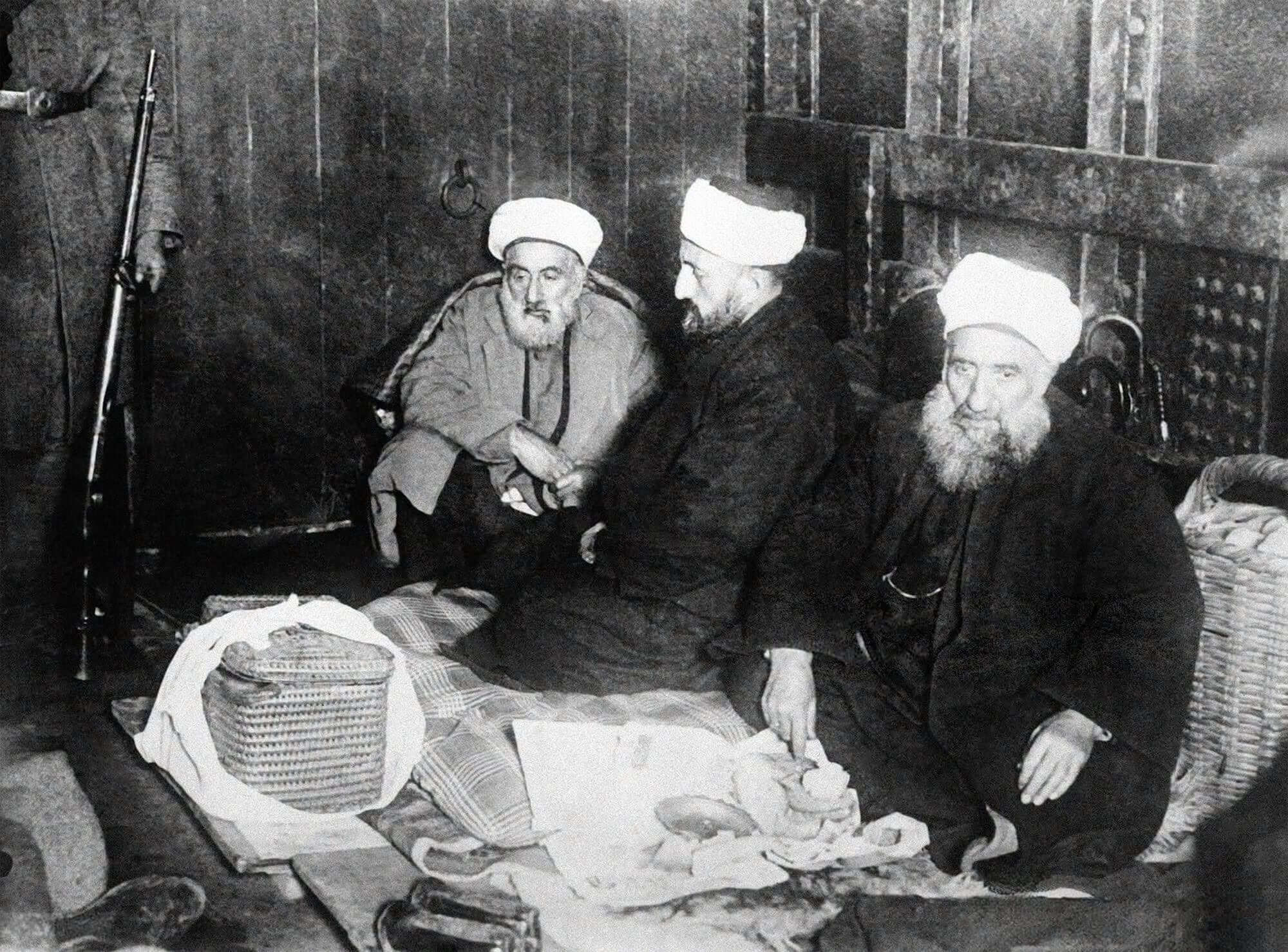 Menemen’de Asteğmen Kubilay’ın Şehit Edildiği Saldırıyı Tertipleyenlere Ait Olduğu İddiasıyla Paylaşılan Fotoğraf abdulhakim arvasi 1931