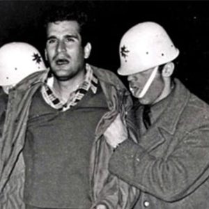 deniz-gezmis-kolunda-polis