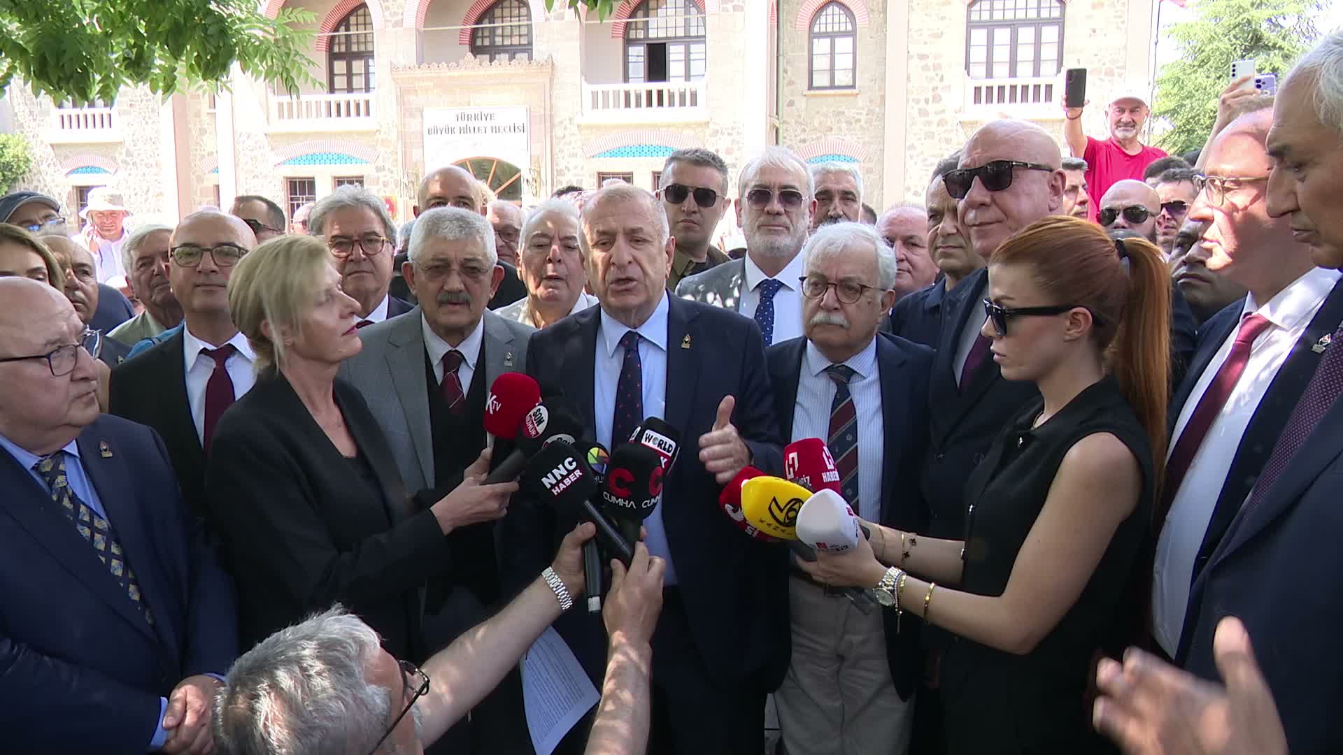 Ümit Özdağ’ın “Sabaha Kadar Çılgınca Türkleşelim Mi? Türk Türk Türk Türk” Dediği Duyulan Video umit-ozdag-aciklama