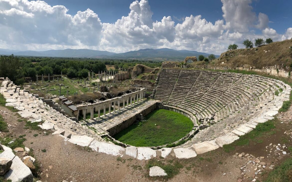 afrodisias-antik-kenti-nin-ara-g-ler-taraf-ndan-ke-fedildi-i-ddias