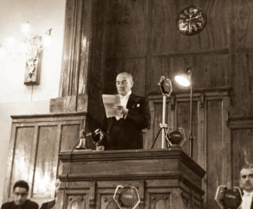 Atatürk 1 Kasım 1933
