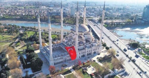 adana-merkez-camii-bayrak