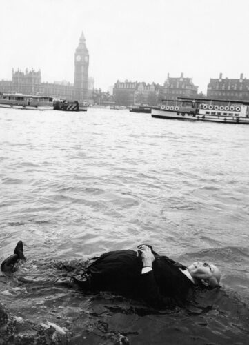 alfred-hitchcock-thames