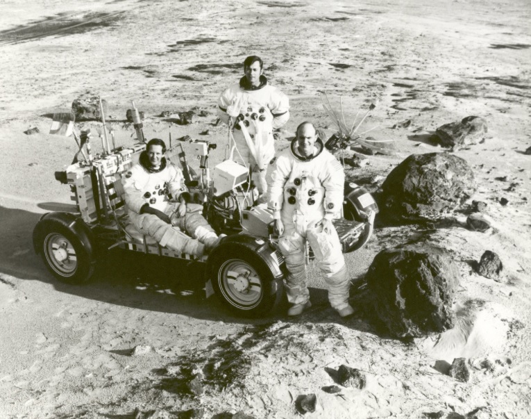 apollo 16 astronotları