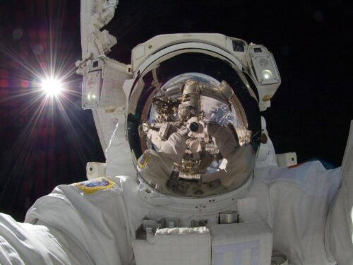 astronot selfie