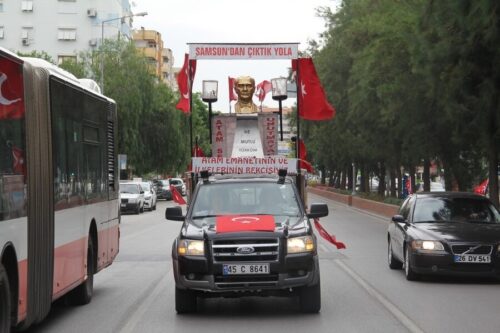 ataturk-bustlu-araba