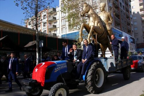 ataturk-heykeli-mersin-toren