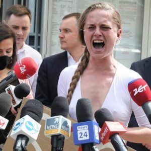 bagirarak-protesto-eden