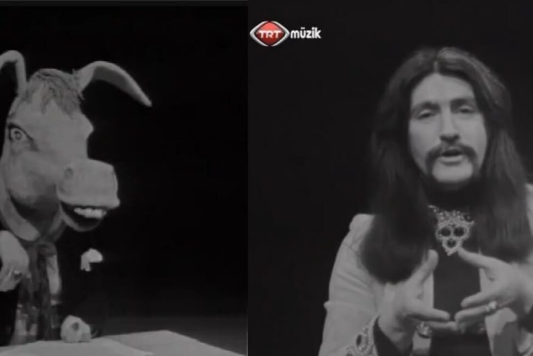 baris-manco-arkadasim-esek