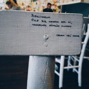 Bekliyorum Öyle bir havada gel ki, Vazgeçmek mümkün olmasın