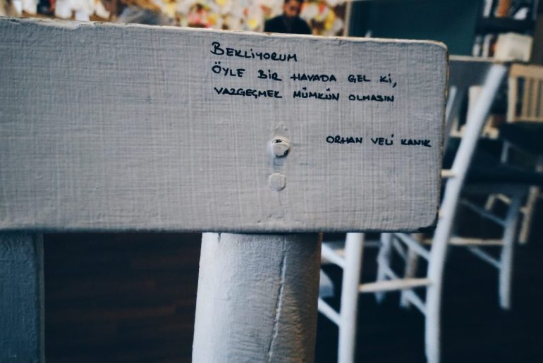 Bekliyorum Öyle bir havada gel ki, Vazgeçmek mümkün olmasın