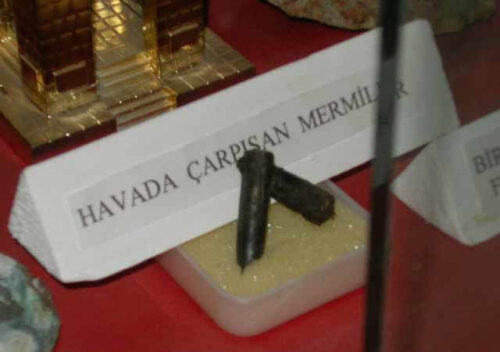 birbiriyle çarpışan mermiler