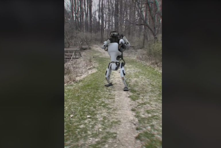 boston-dynamics-insansi-robot-sanilan