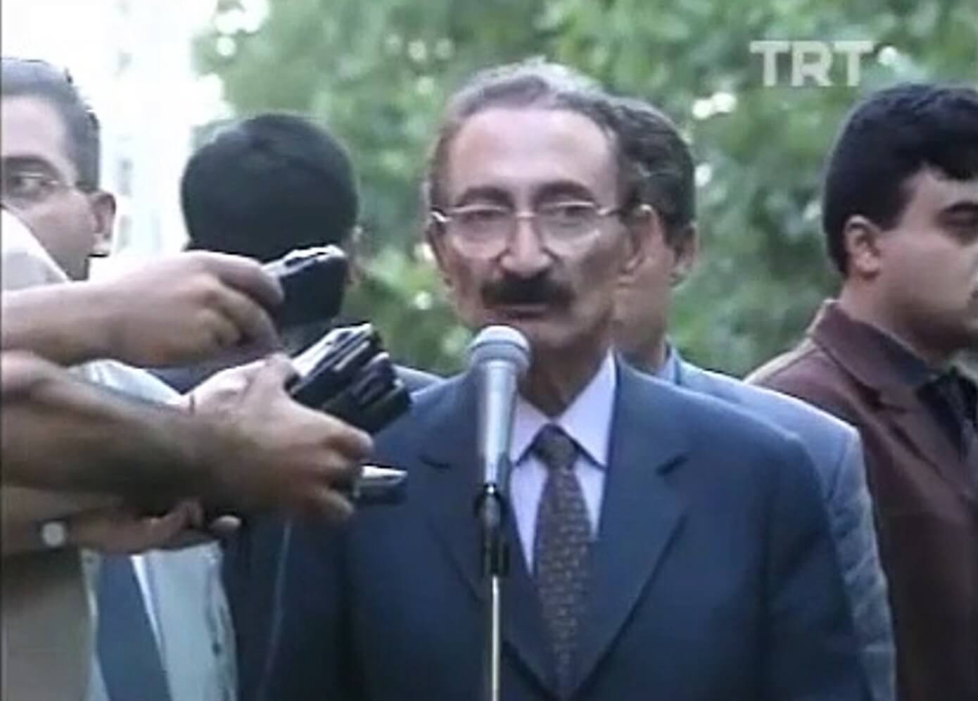 Bülent Ecevit'in 1999 Marmara Deprem Bölgesine Ancak 3 Gün Sonra Gidebildiği İddiası - Malumatfuruş