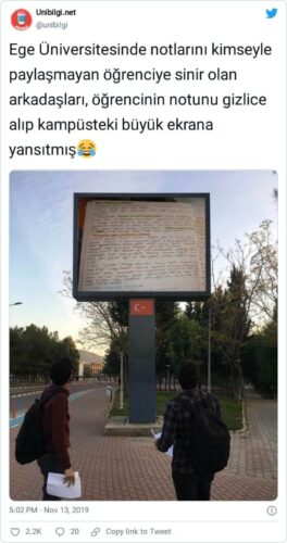 büyük ekrana yansıtılmış