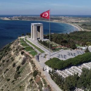 çanakkale şehitleri abidesi