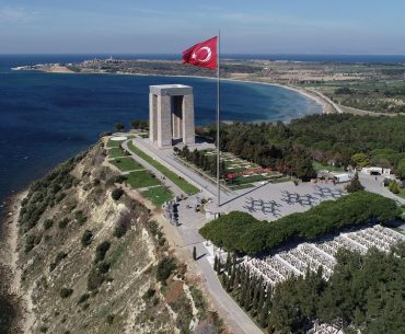 çanakkale şehitleri abidesi